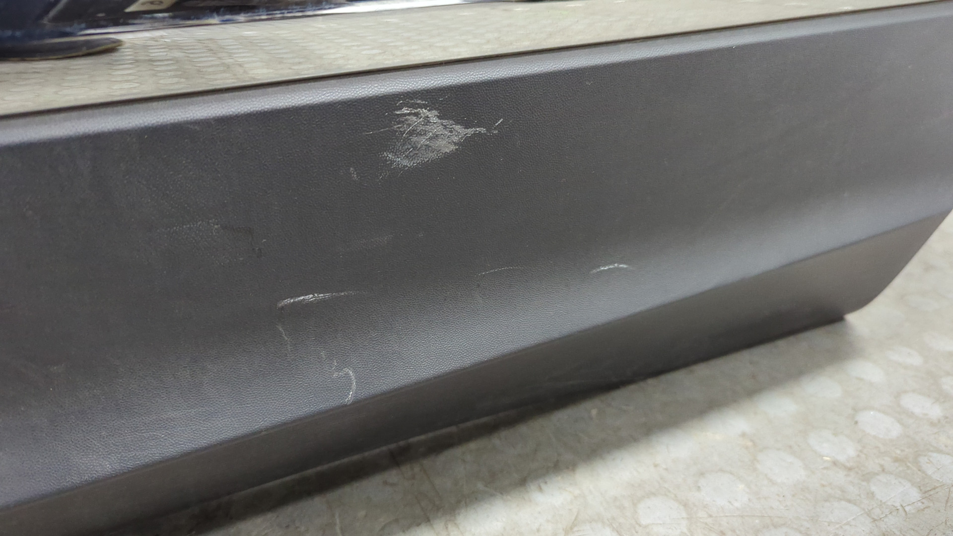 Дверь задняя левая