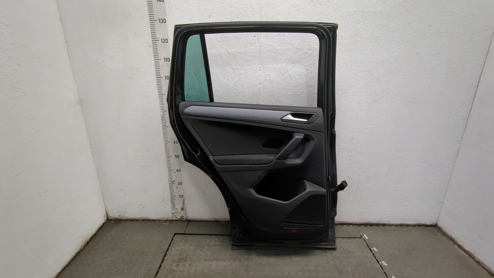 Дверь задняя левая