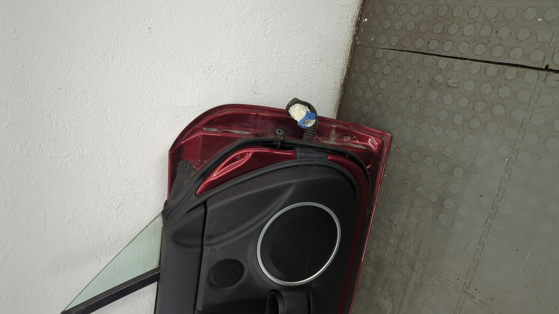 Дверь передняя левая