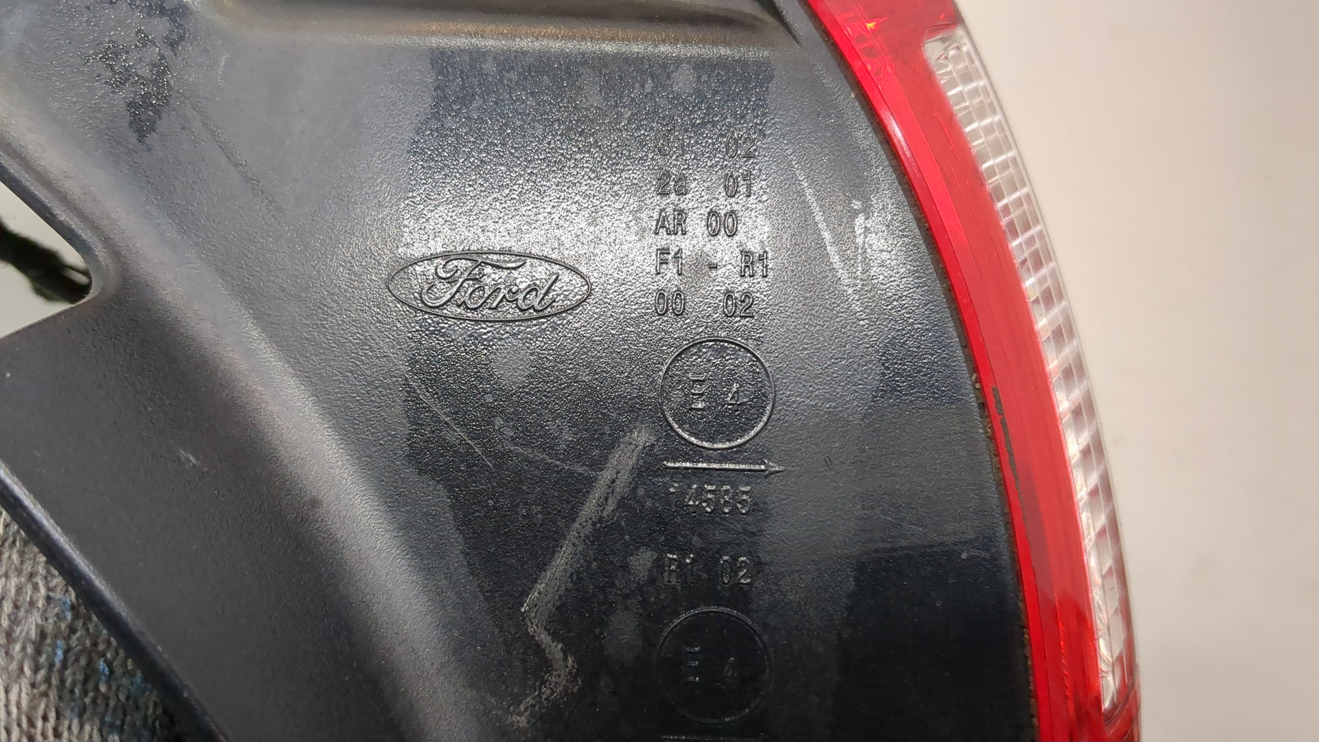 Фонарь задний правый