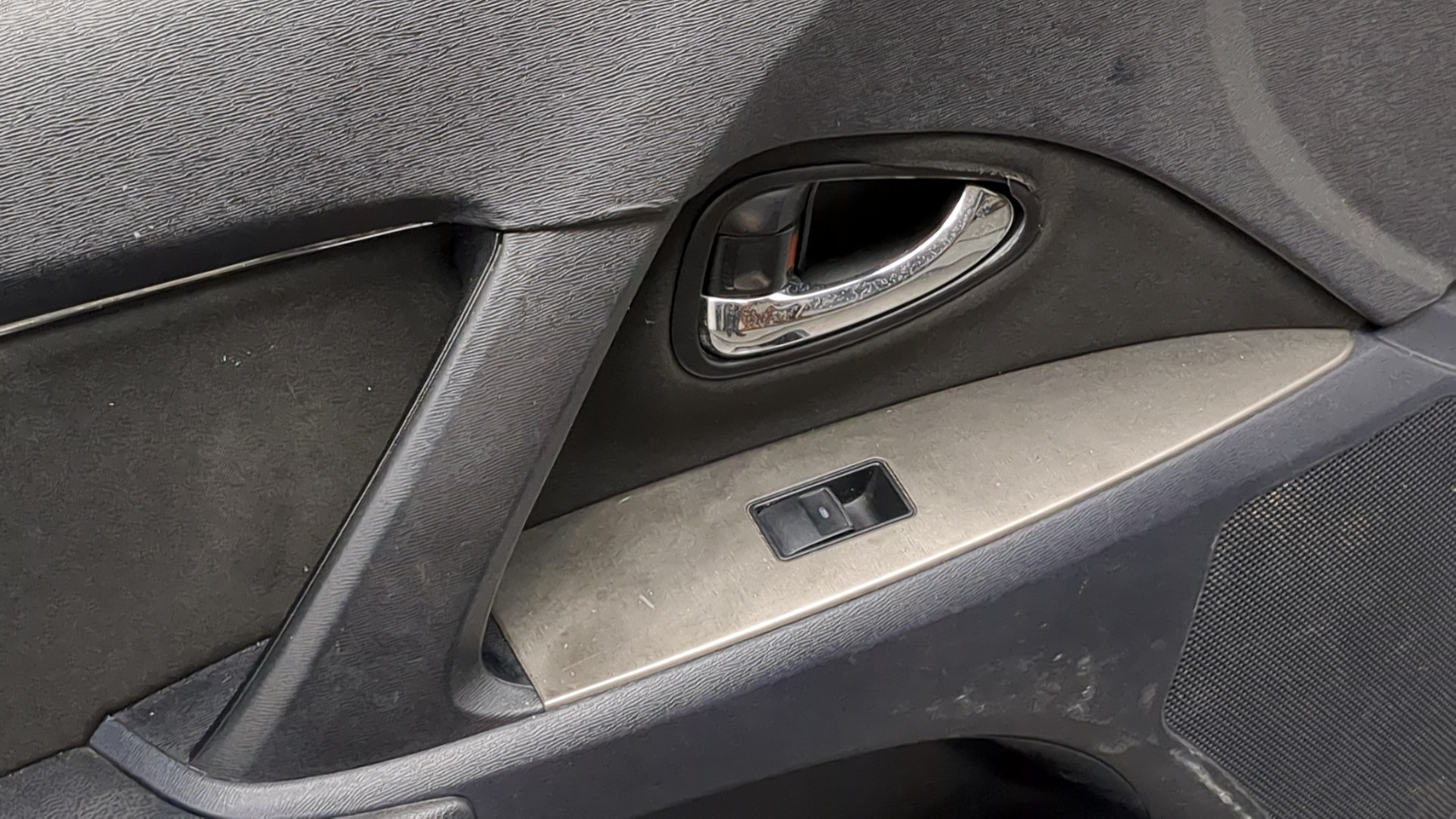 Дверь передняя левая