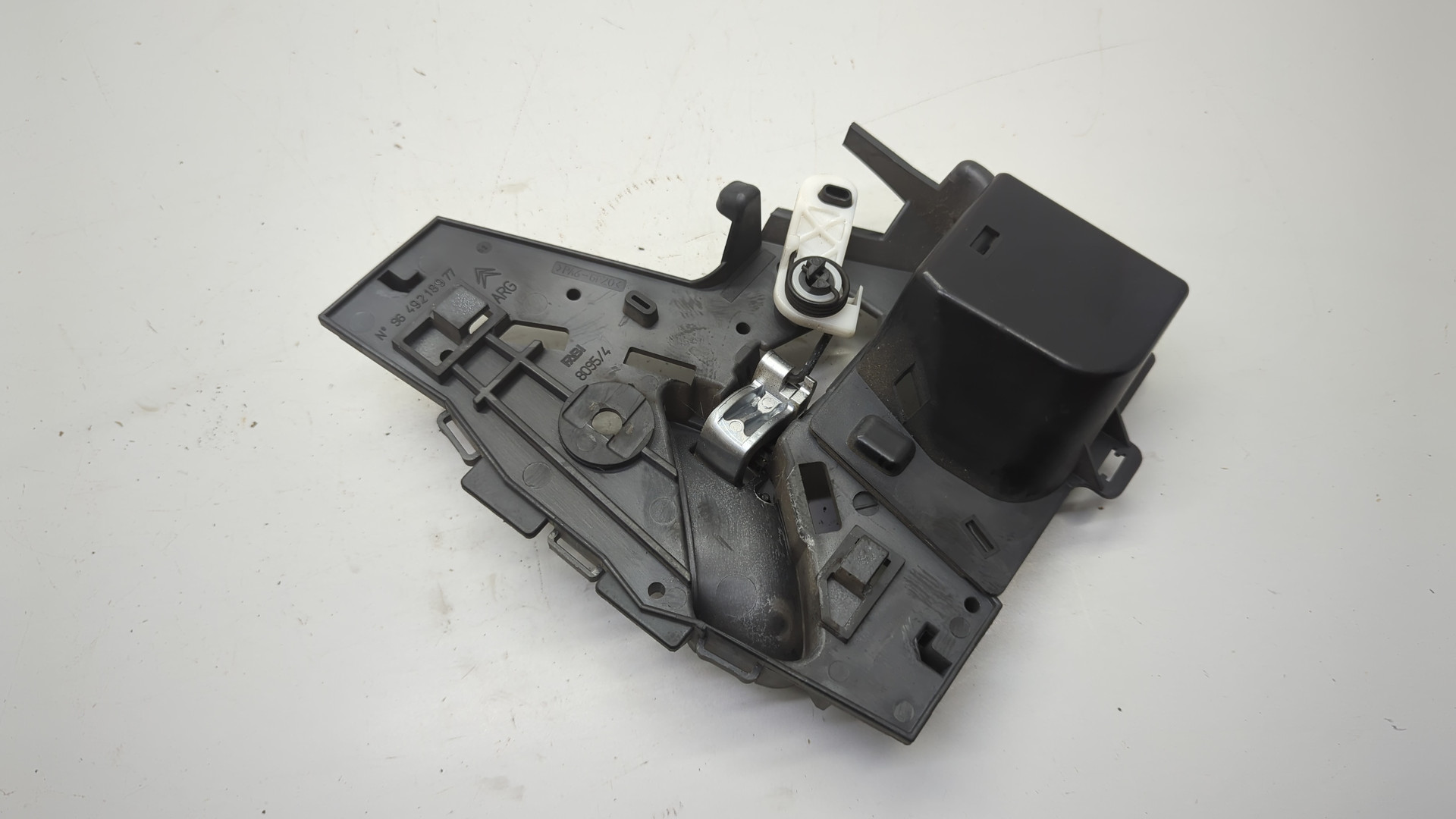 Ручка двери задней внутренняя левая