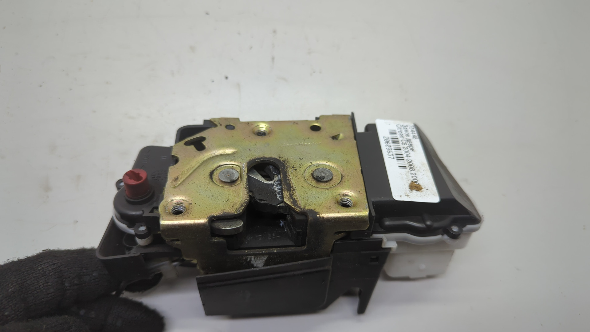 Замок двери задней левой