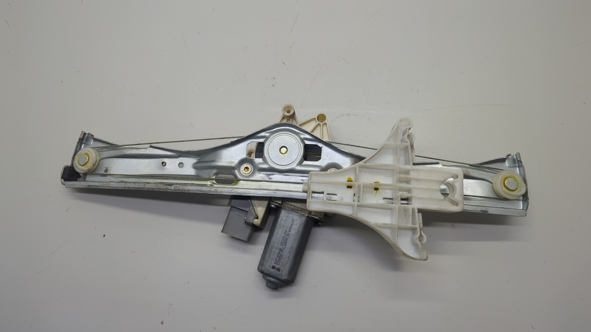 Стеклоподъемник электр. задний левый