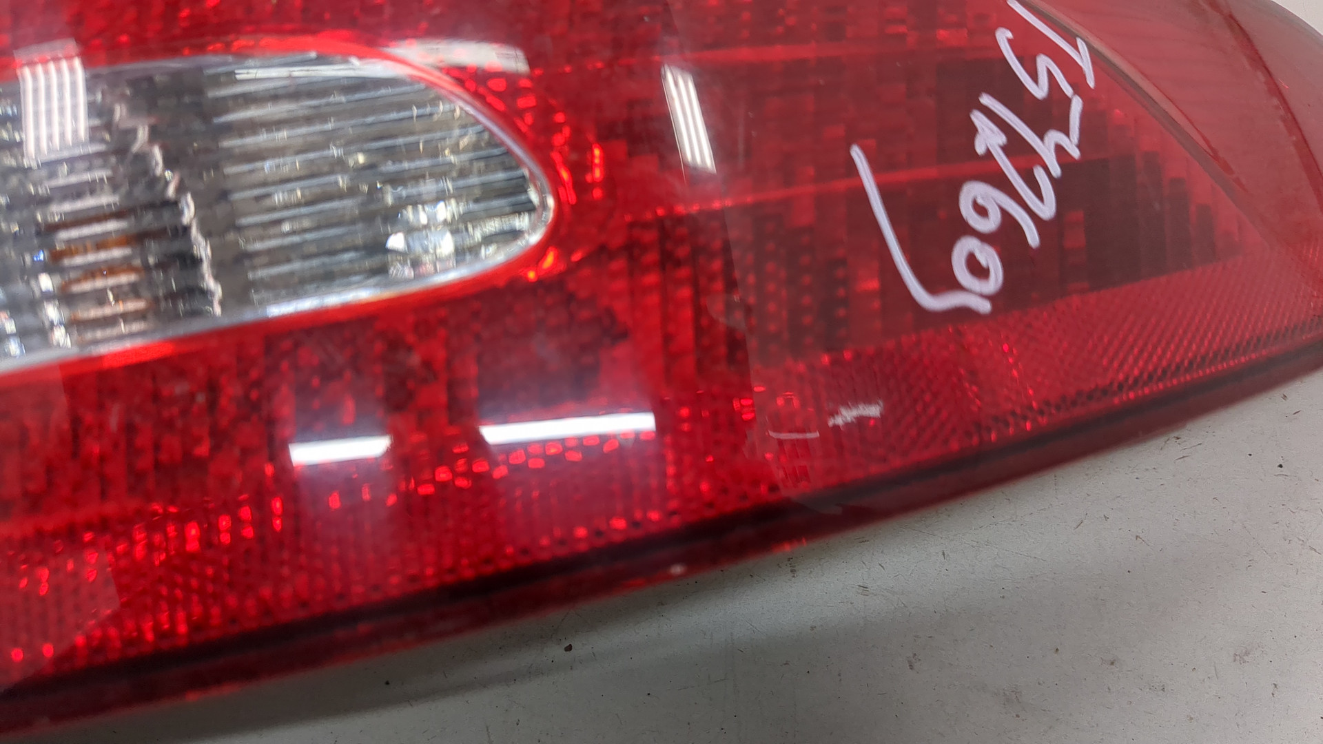 Фонарь задний правый