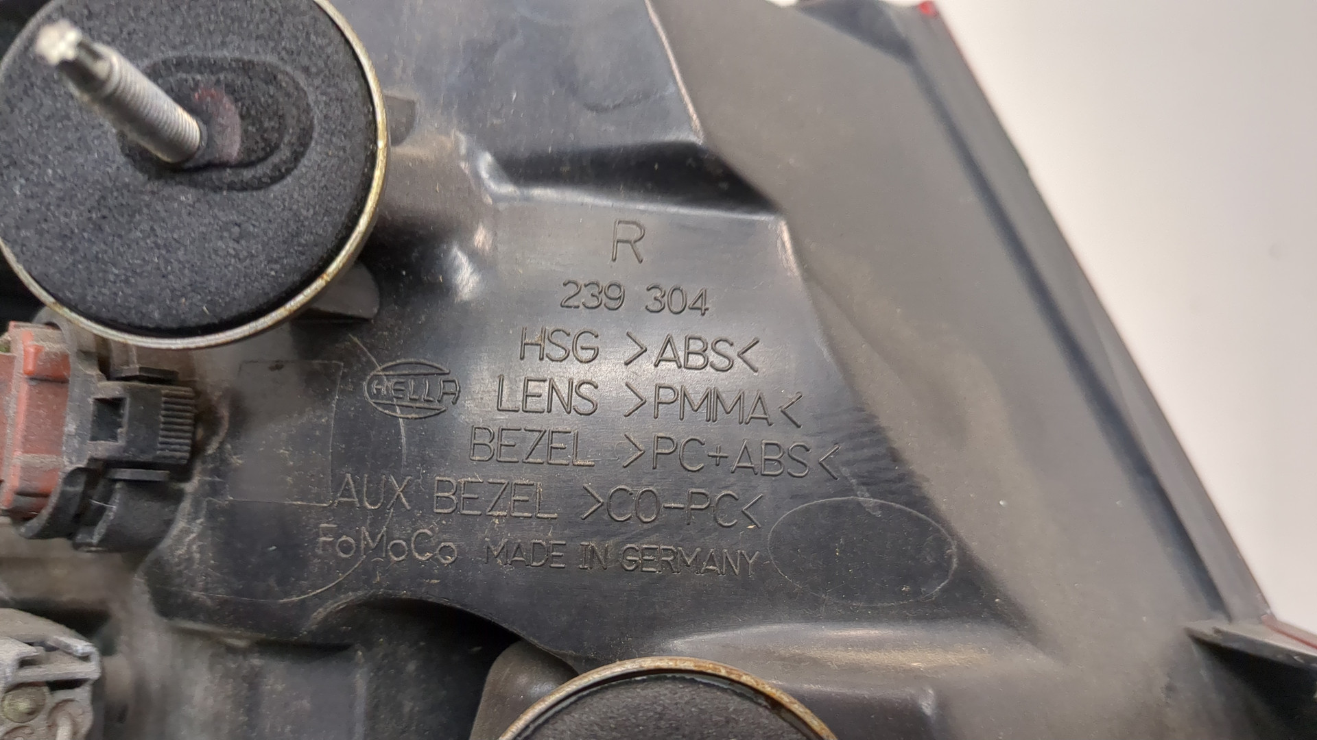 Фонарь задний правый