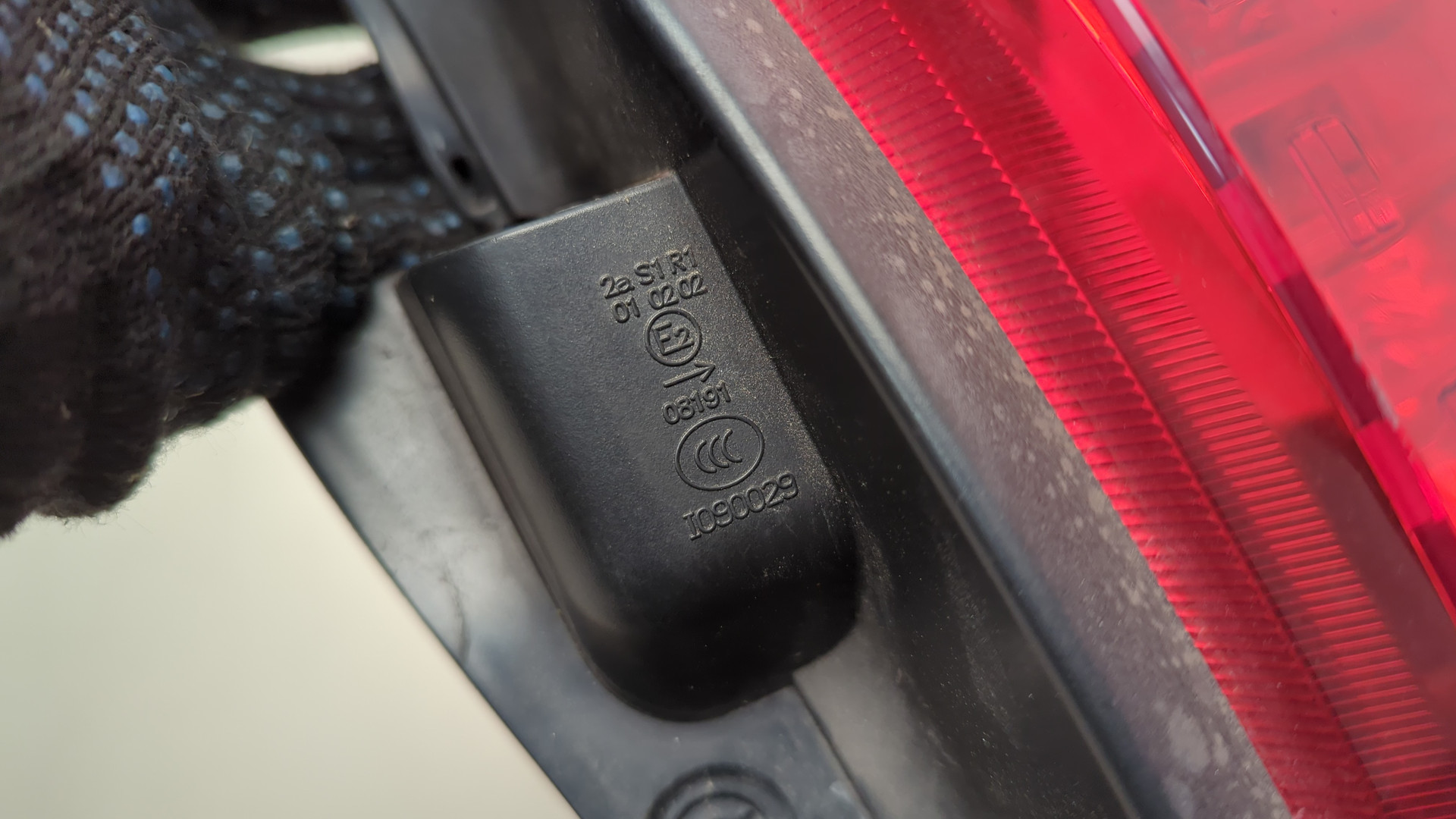 Фонарь задний правый