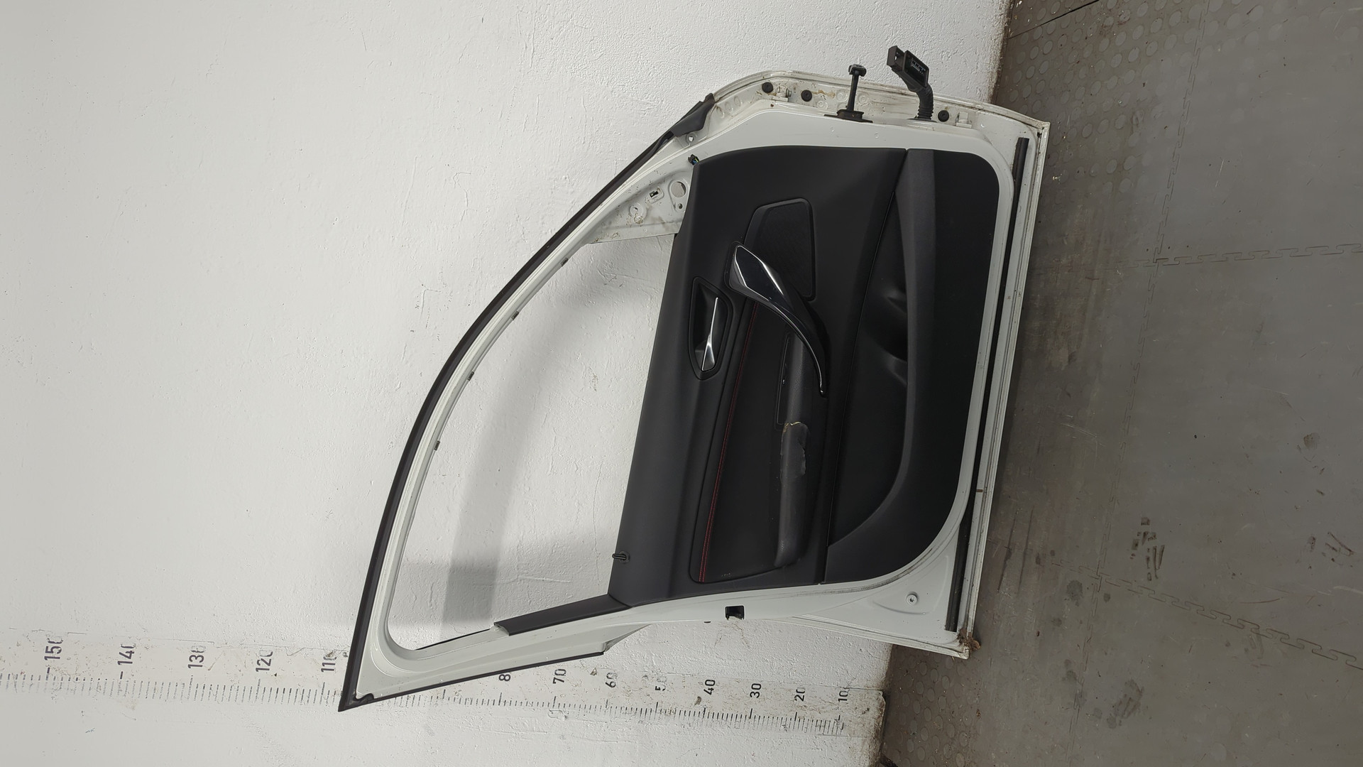 Дверь передняя левая