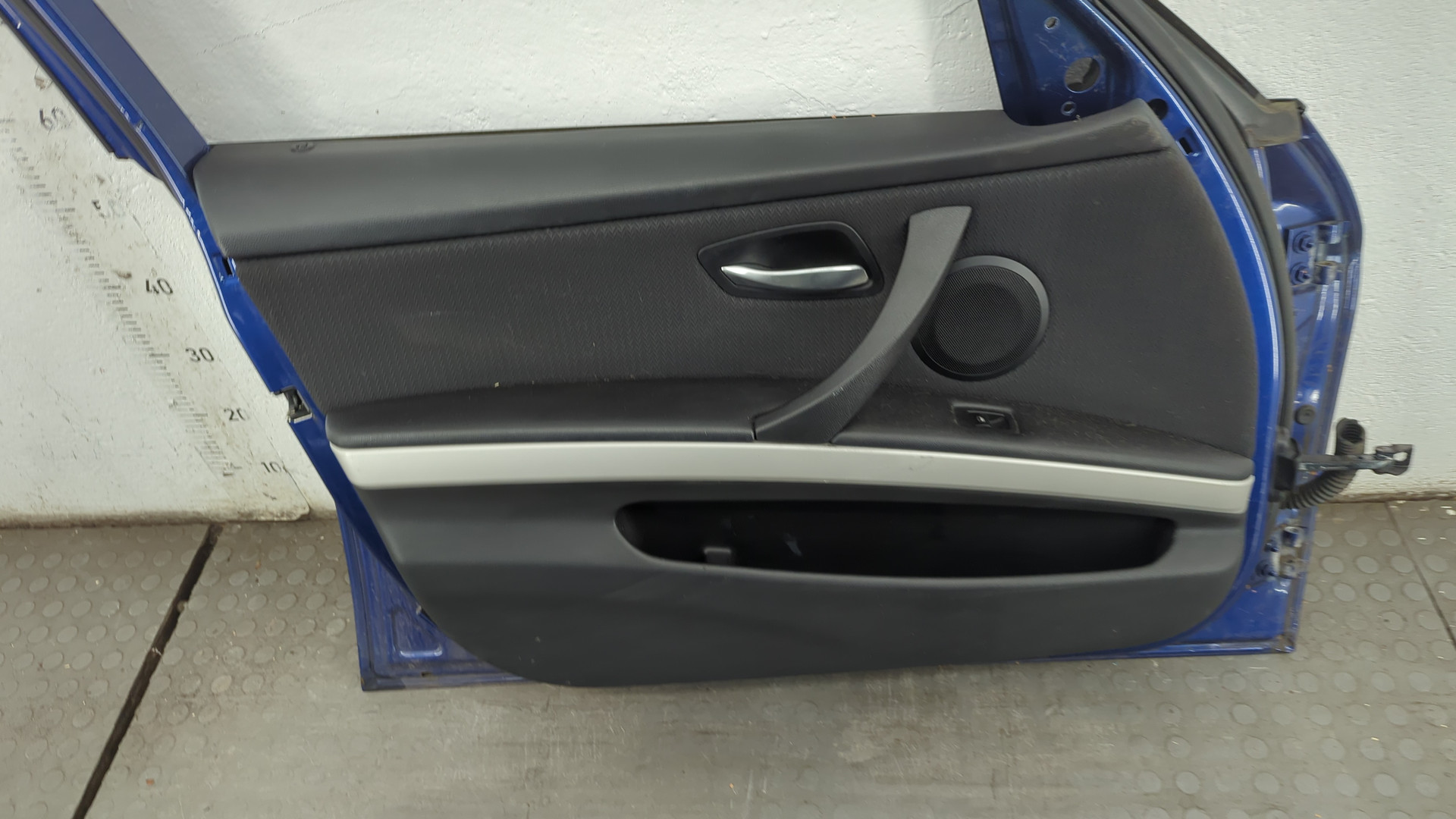 Дверь передняя левая