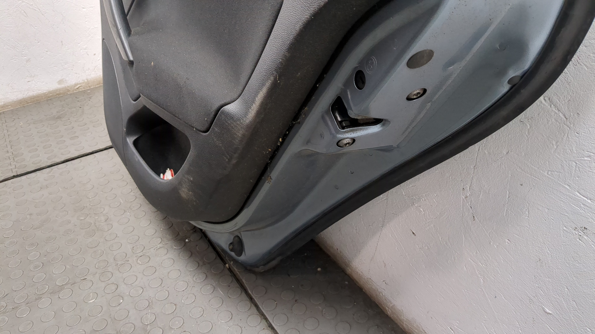 Дверь задняя правая