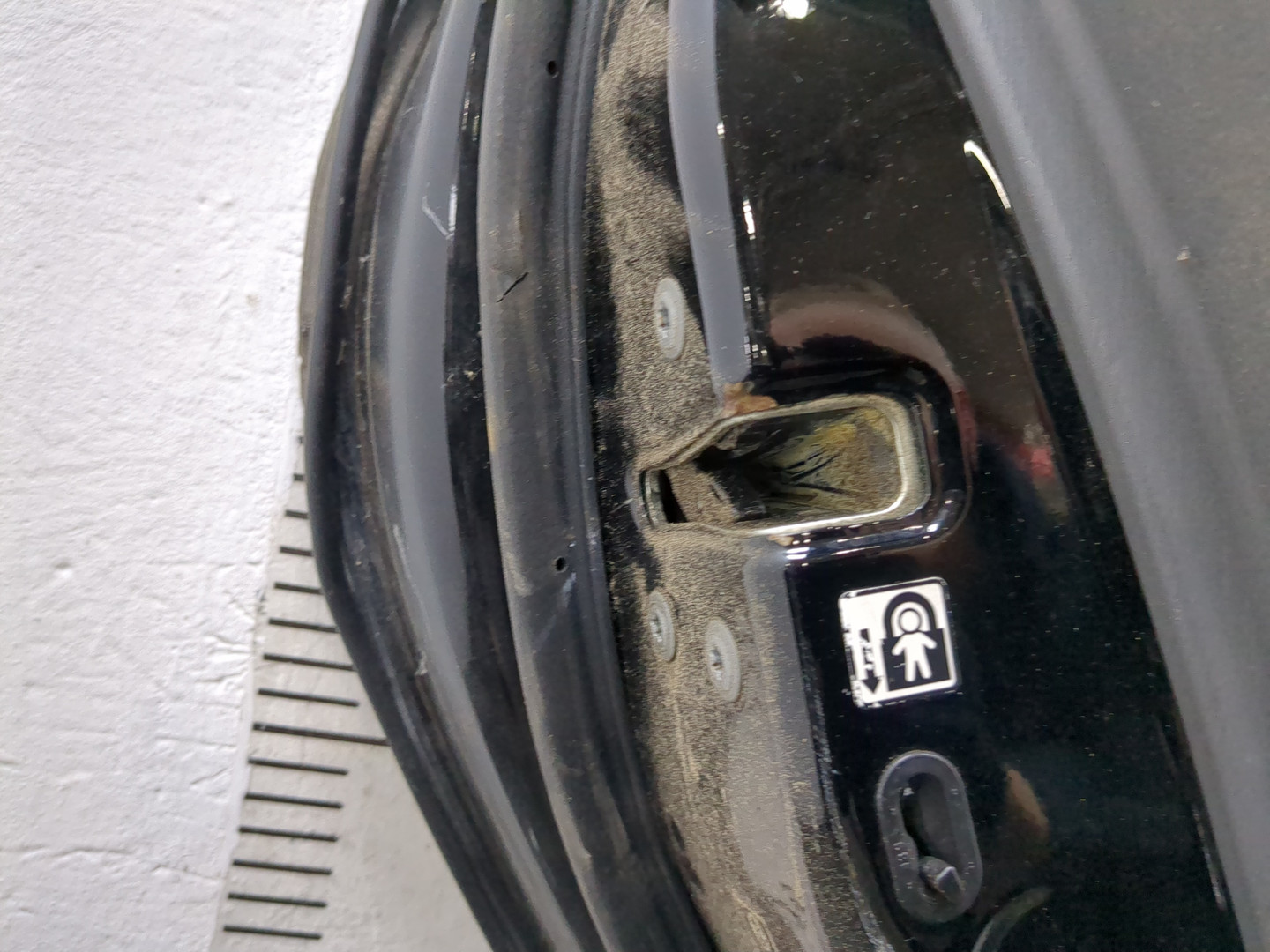 Дверь задняя левая