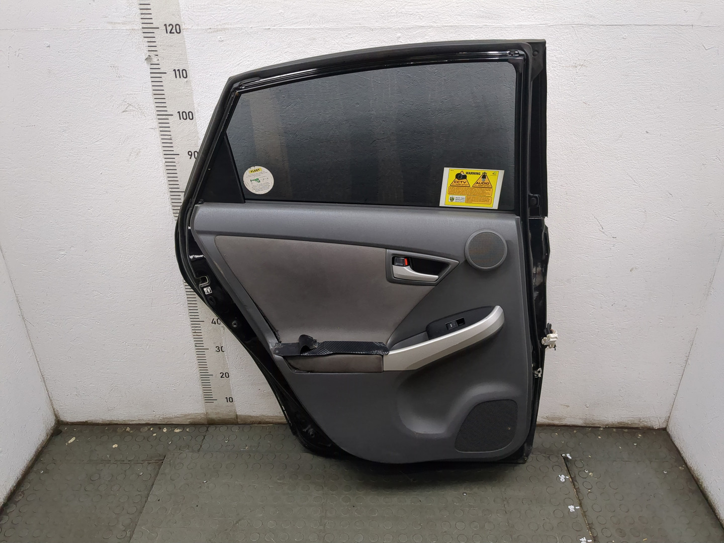 Дверь задняя левая