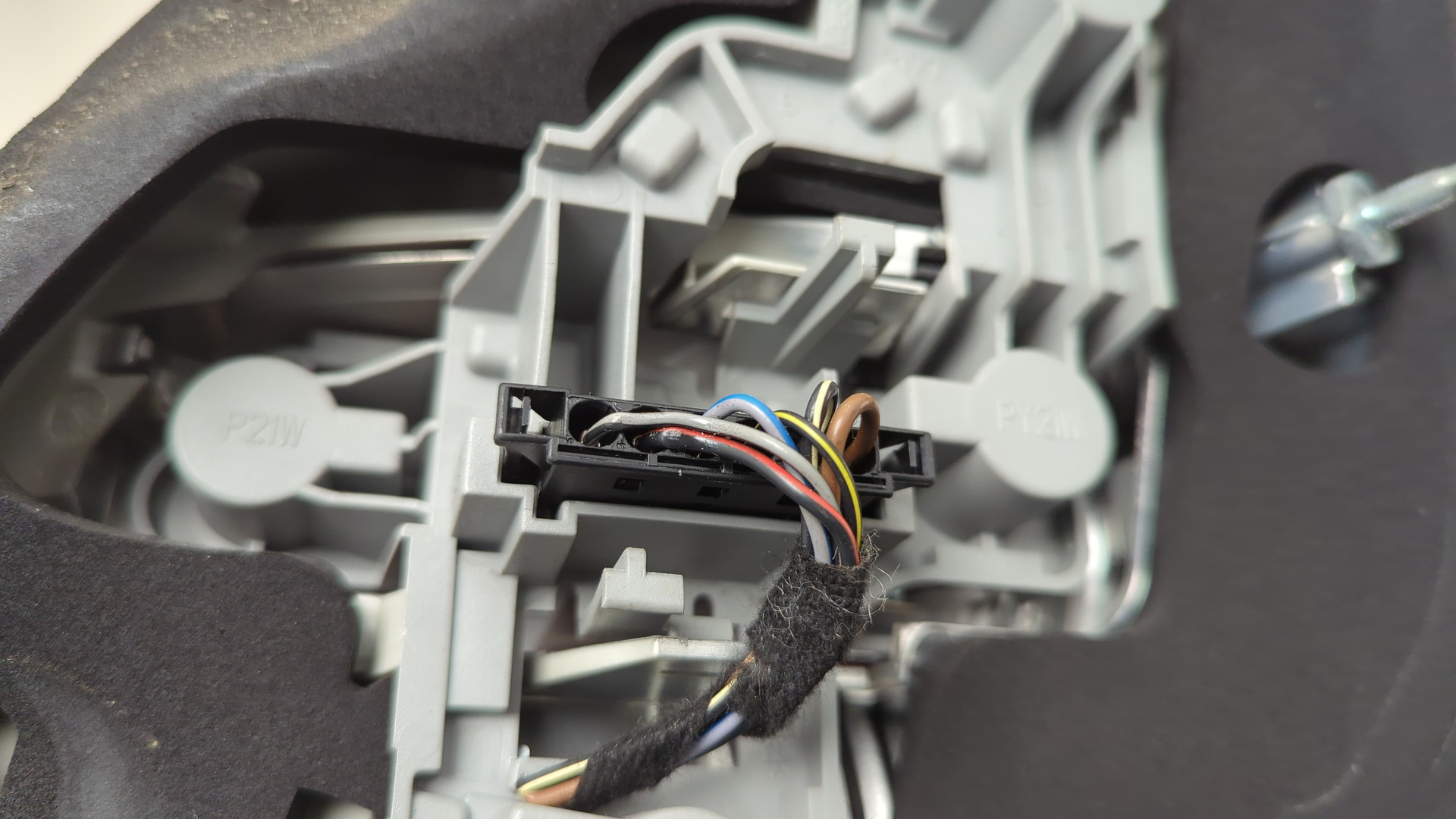 Фонарь задний левый