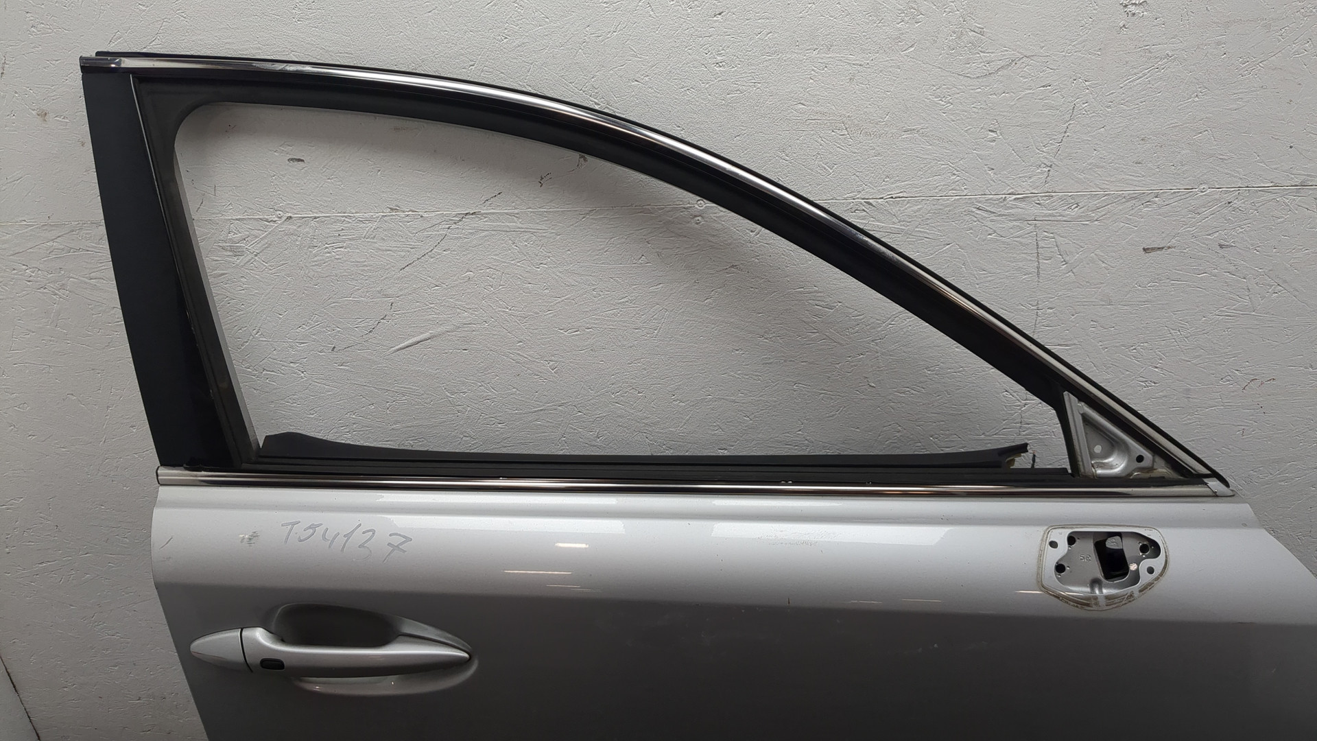 Дверь передняя правая