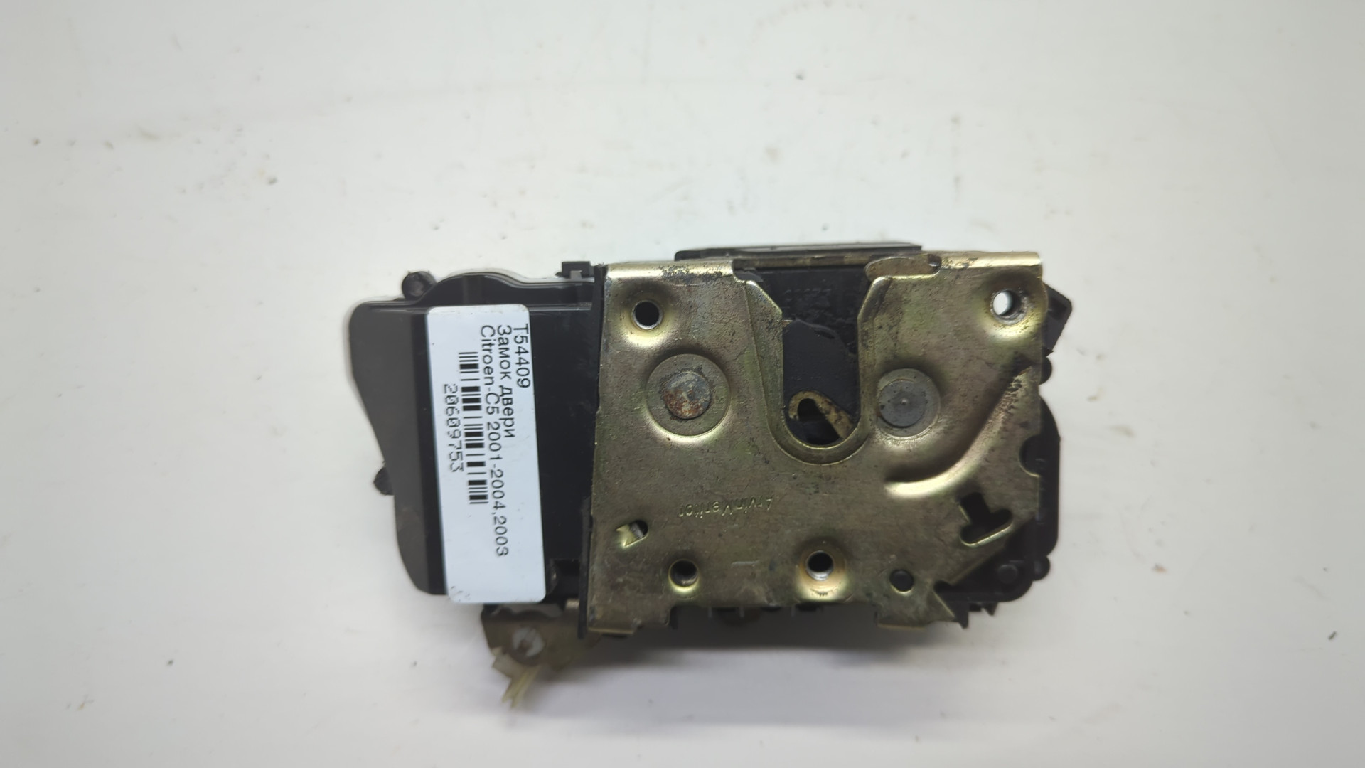 Замок двери передней левой