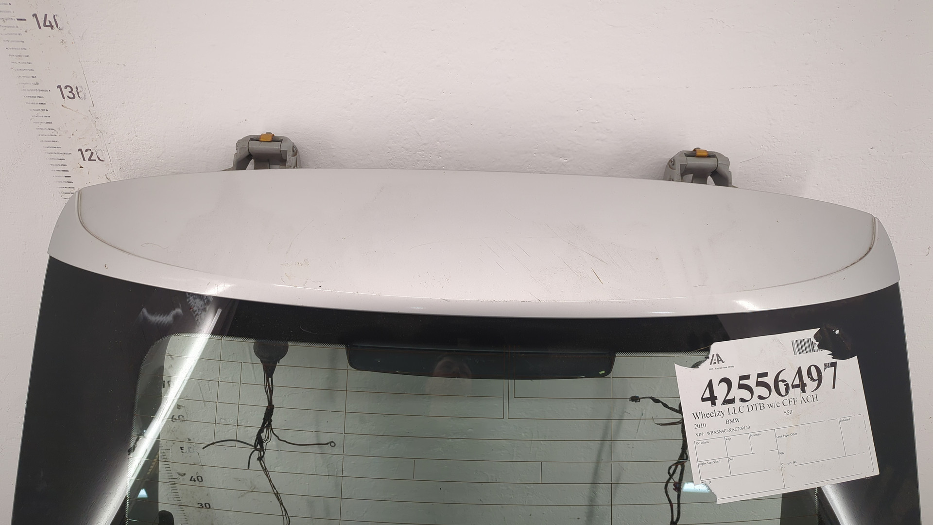 Дверь багажника