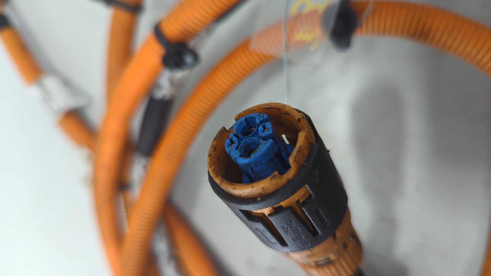 Провод высокого напряжения