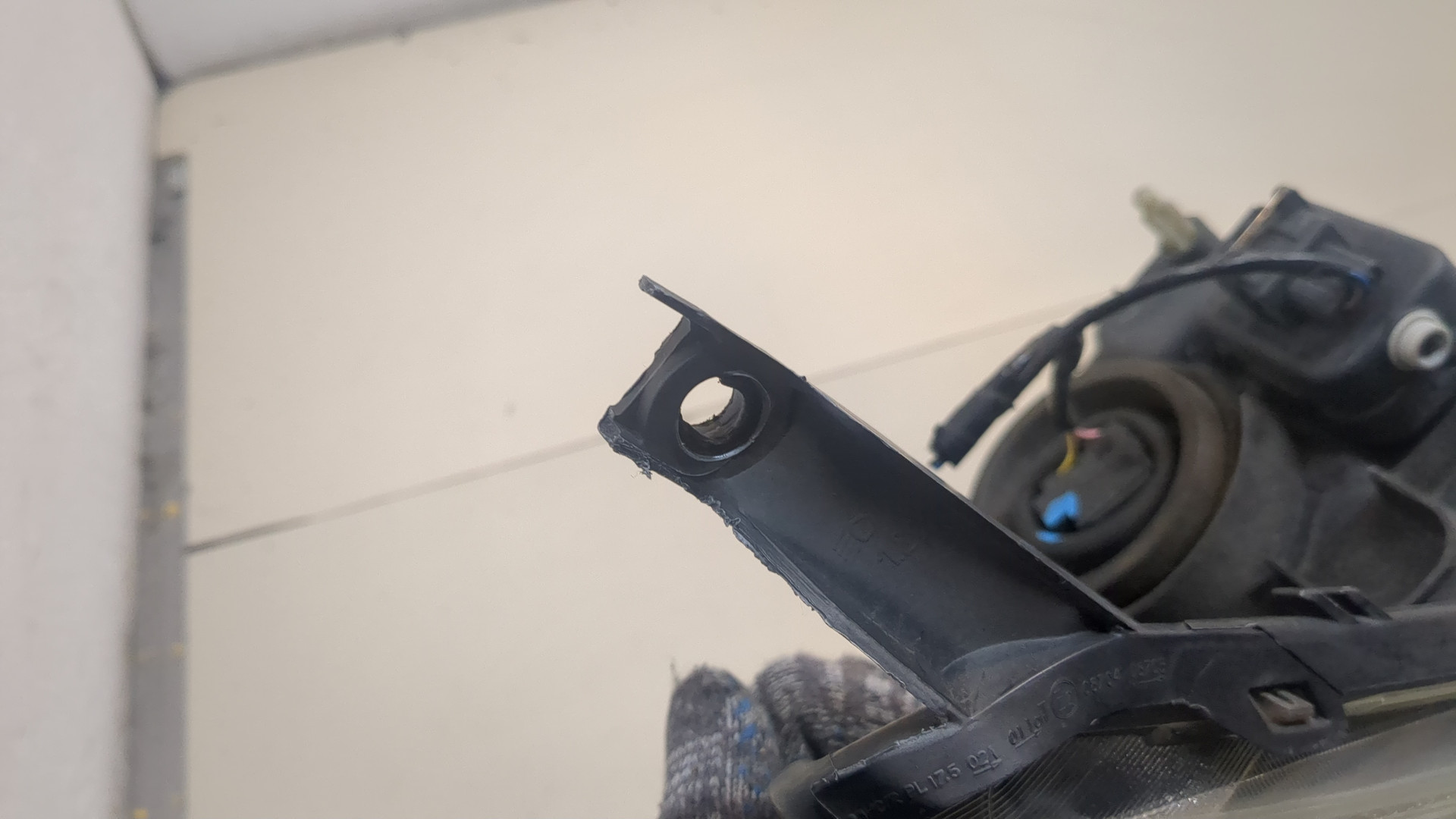 Фара правая