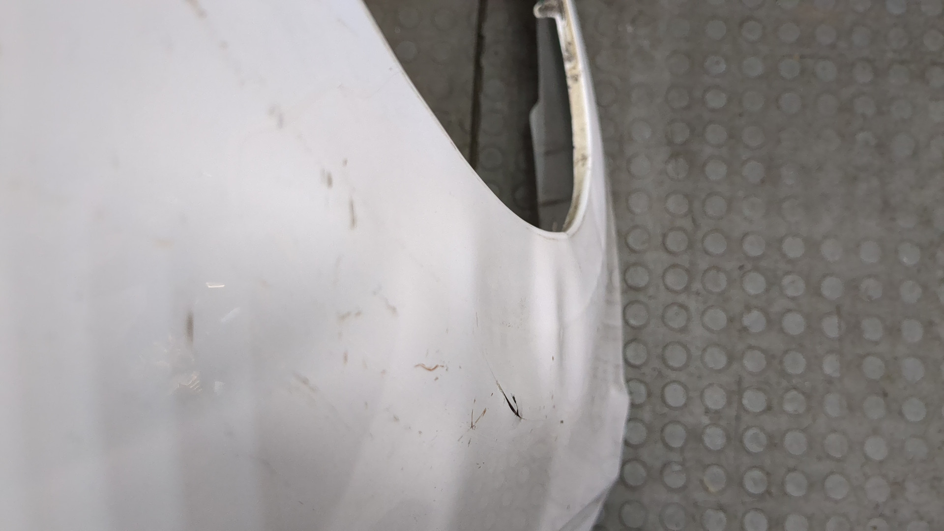 Крыло переднее правое