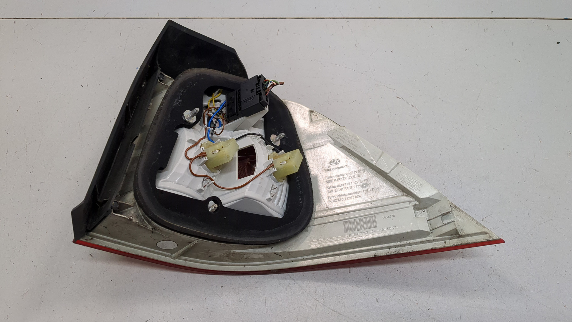 Фонарь задний левый