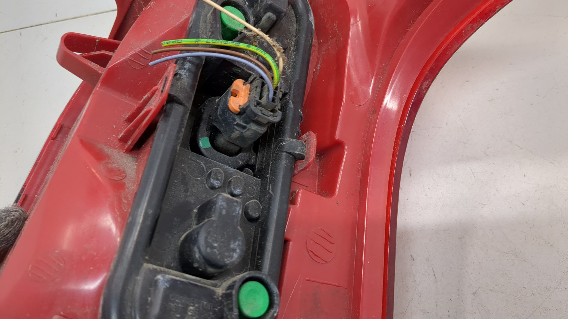 Фонарь задний левый