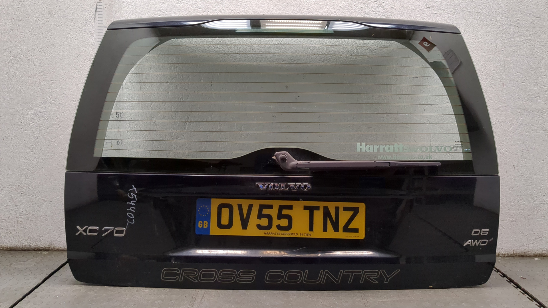 Дверь багажника