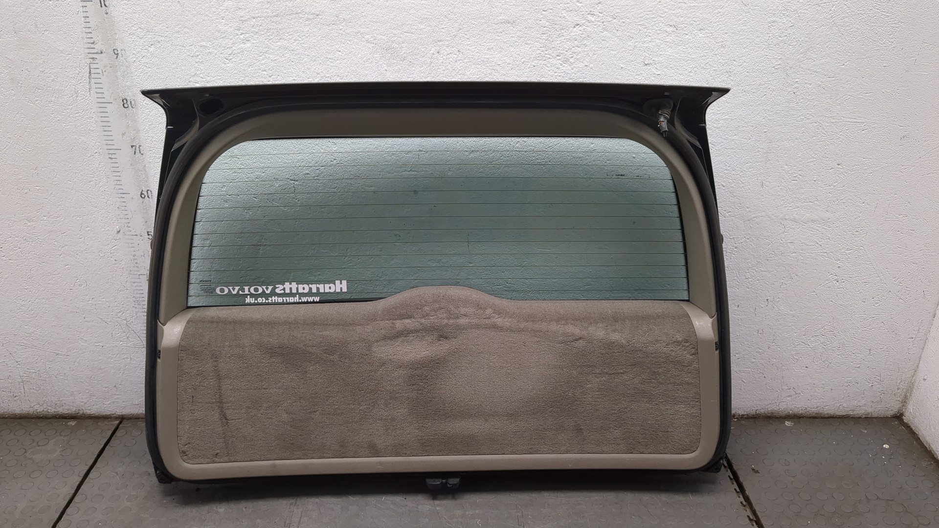 Дверь багажника