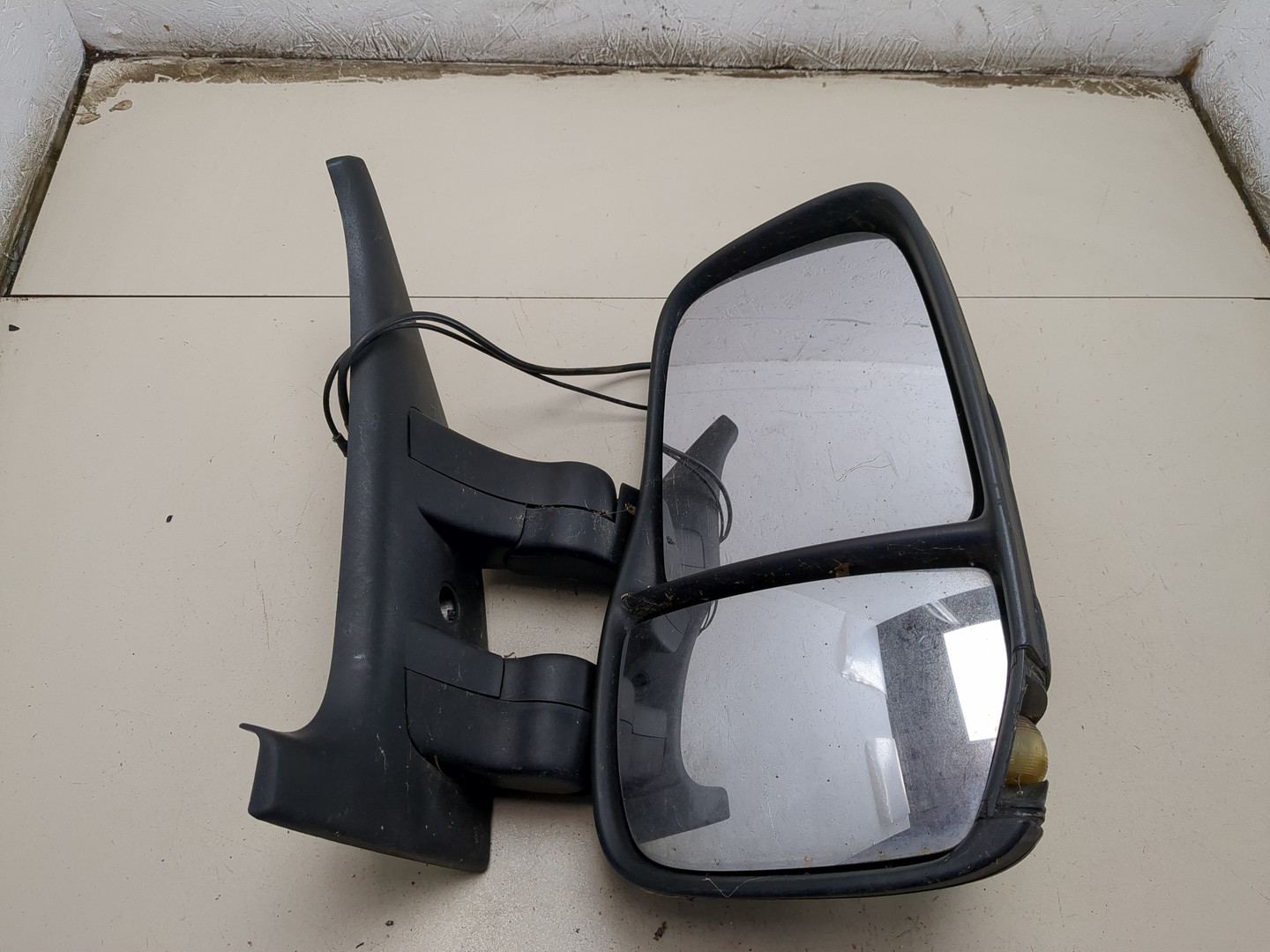 Зеркало правое электрическое