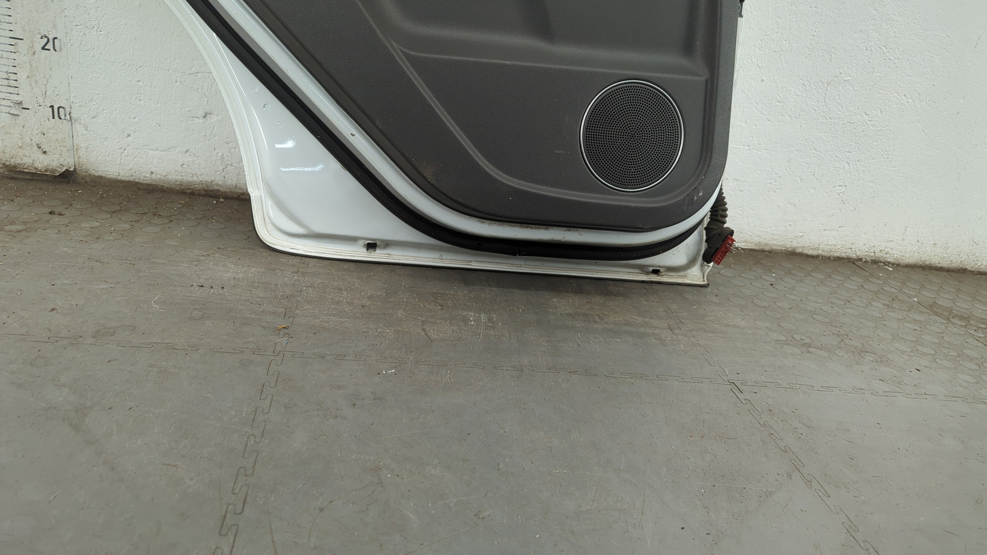 Дверь задняя левая