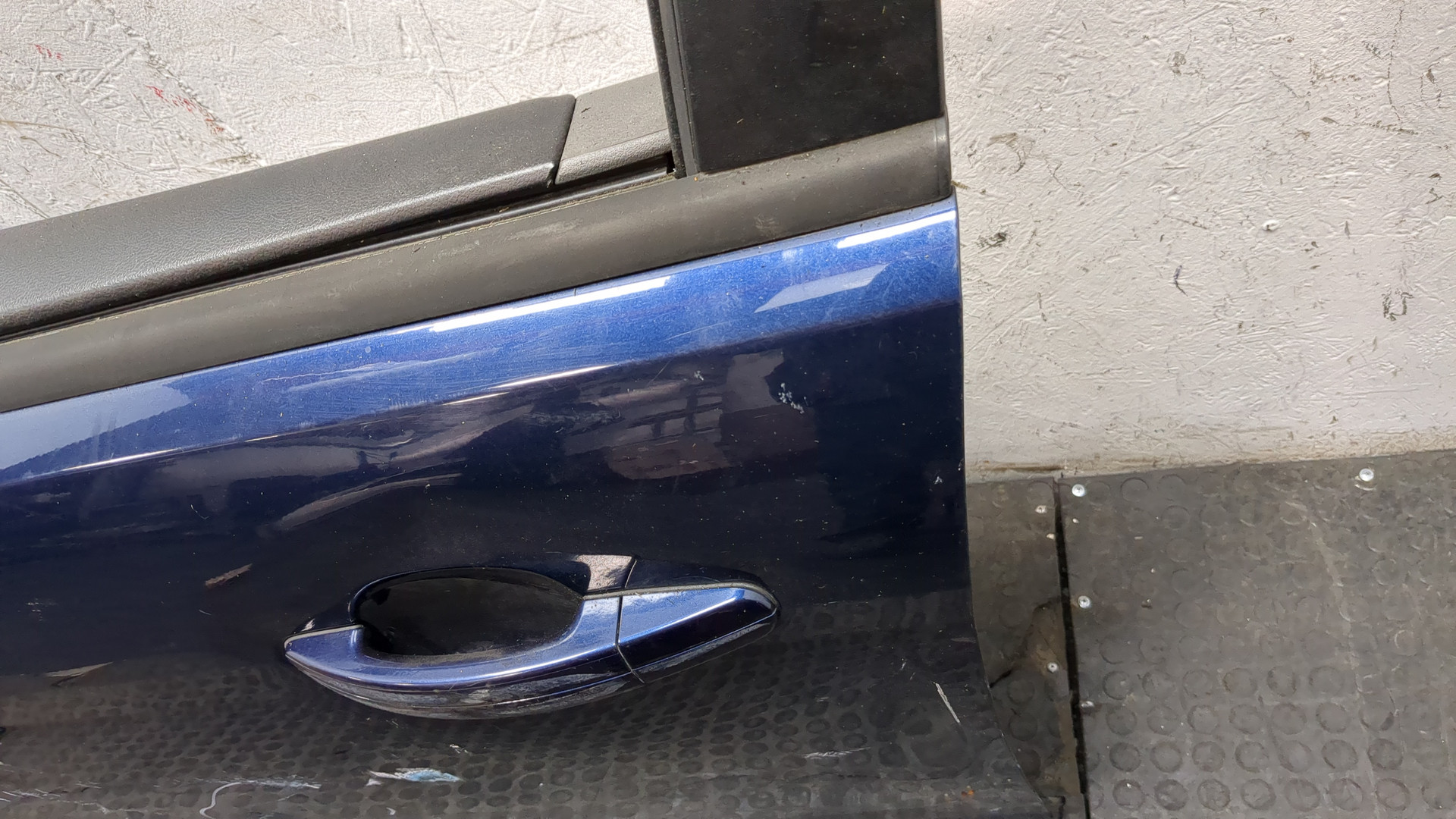 Дверь передняя левая