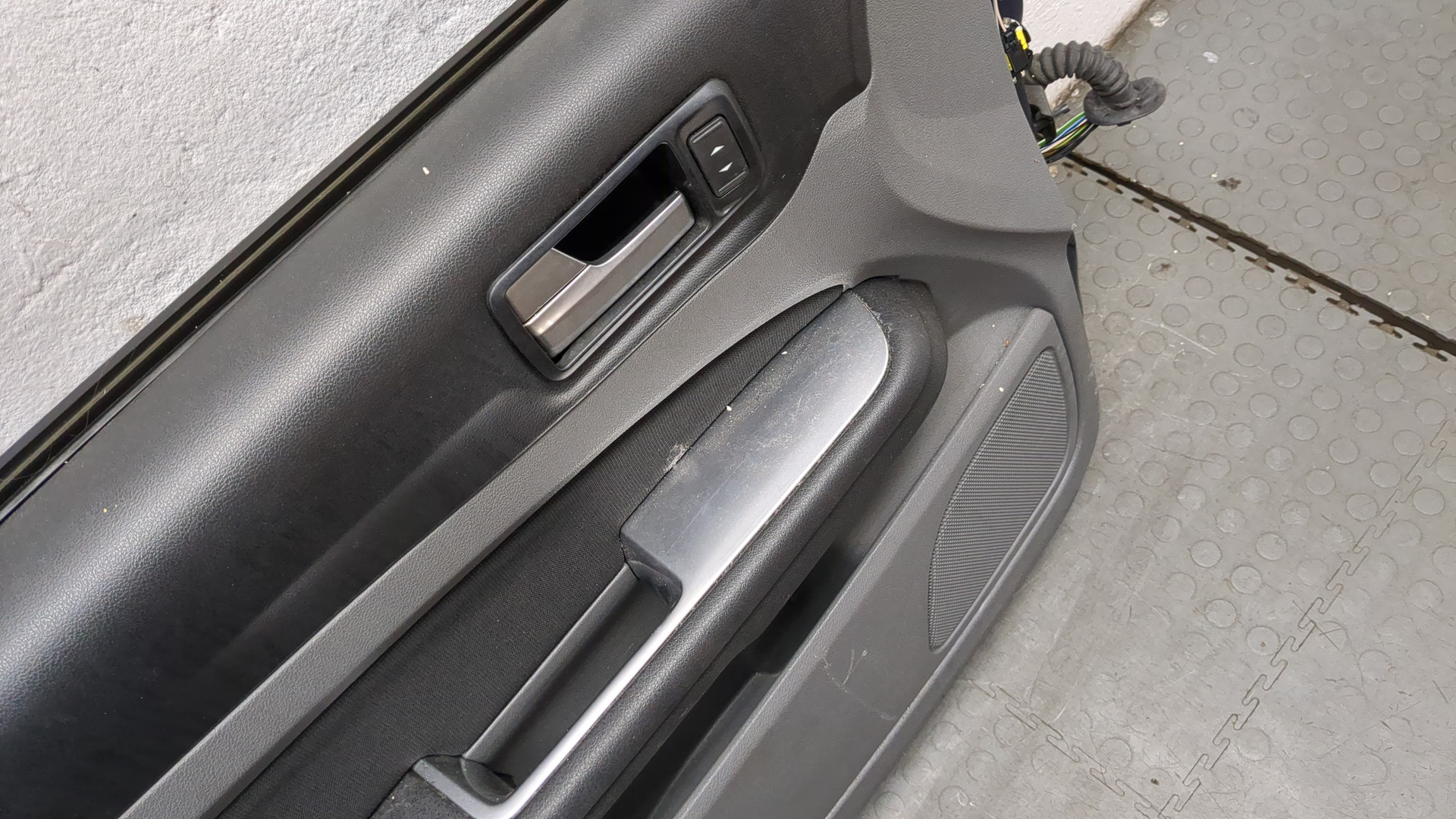 Дверь передняя левая