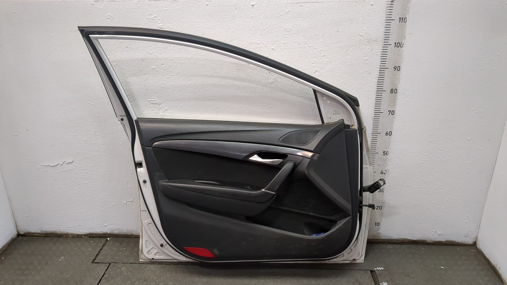 Дверь передняя левая