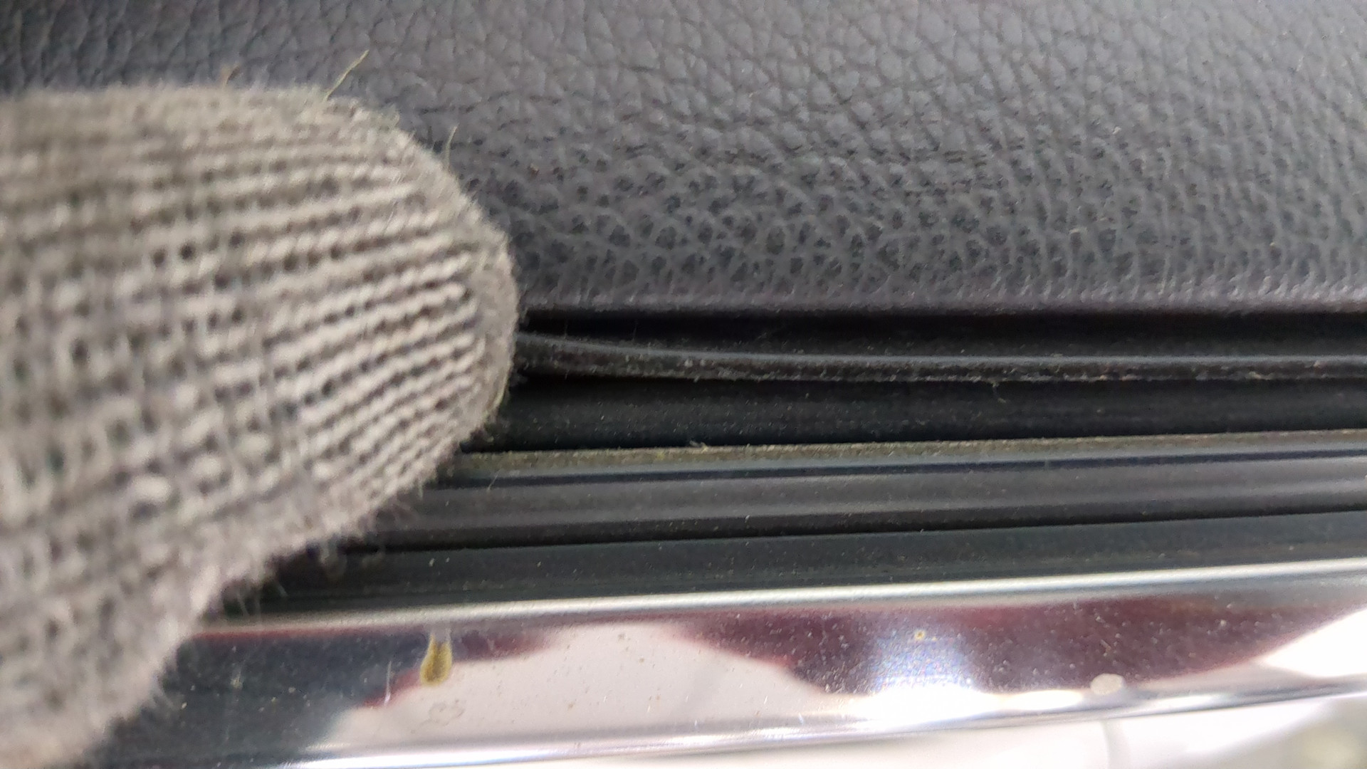 Дверь передняя левая