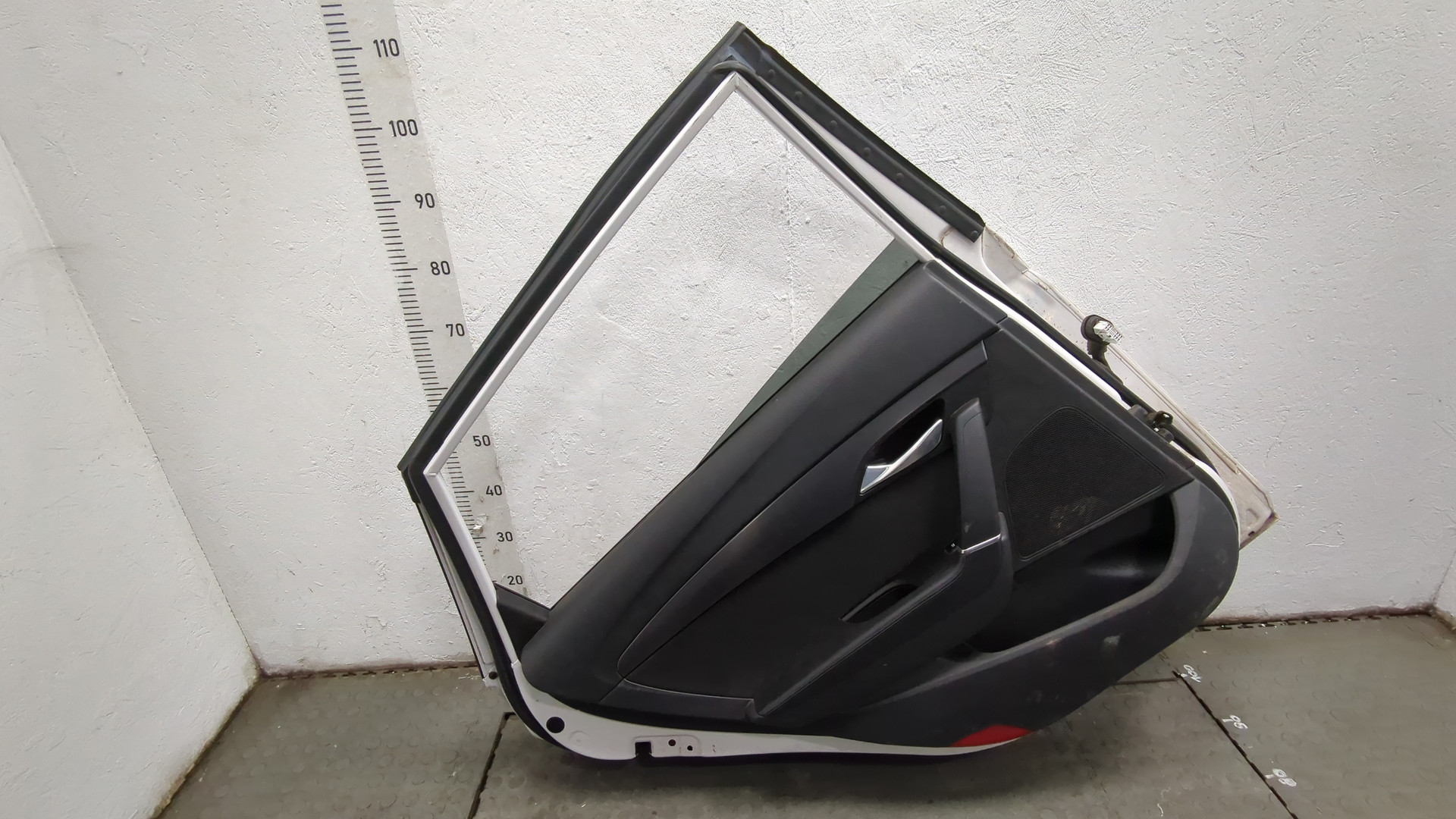 Дверь задняя левая