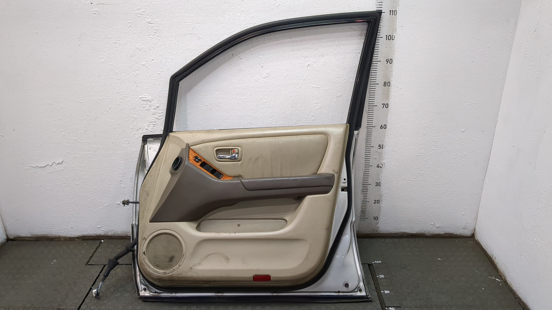 Дверь передняя правая