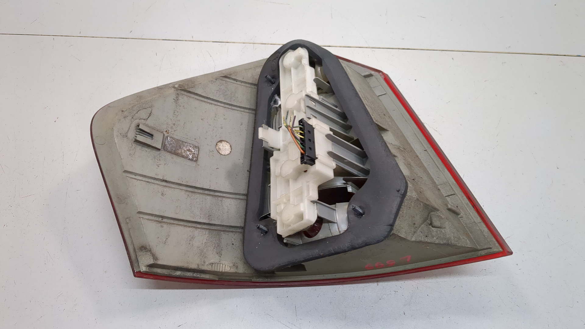 Фонарь задний правый