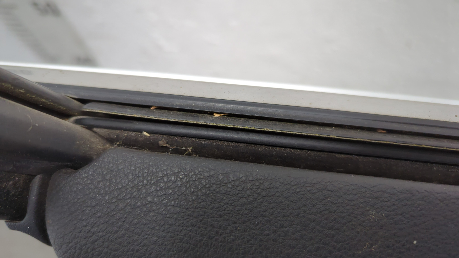 Дверь передняя левая