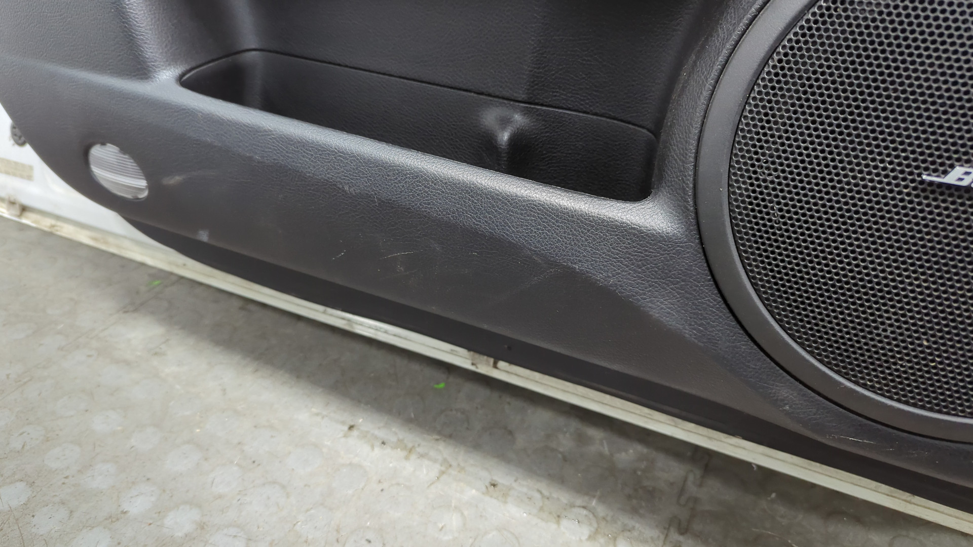 Дверь передняя левая