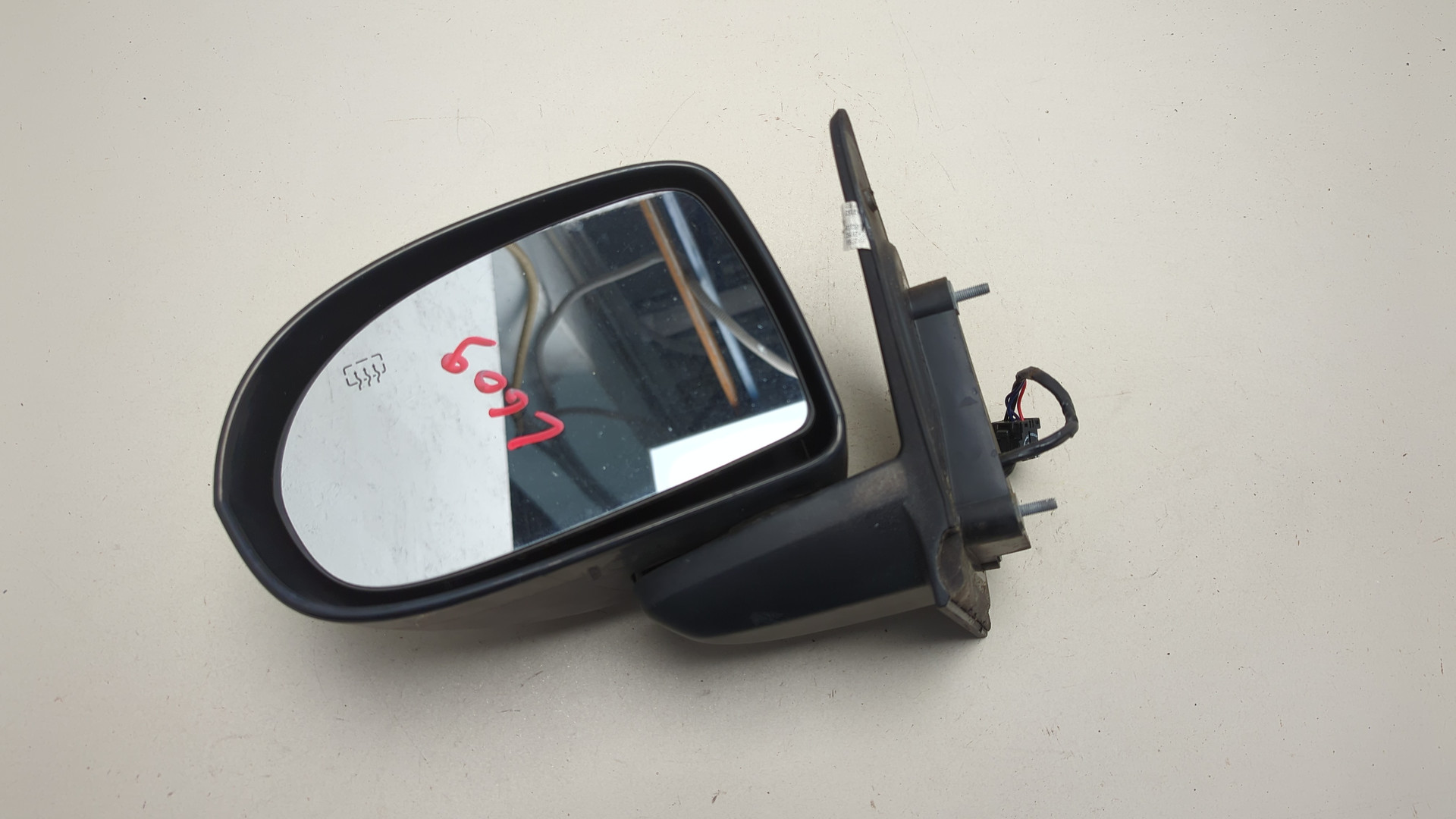 Зеркало левое электрическое