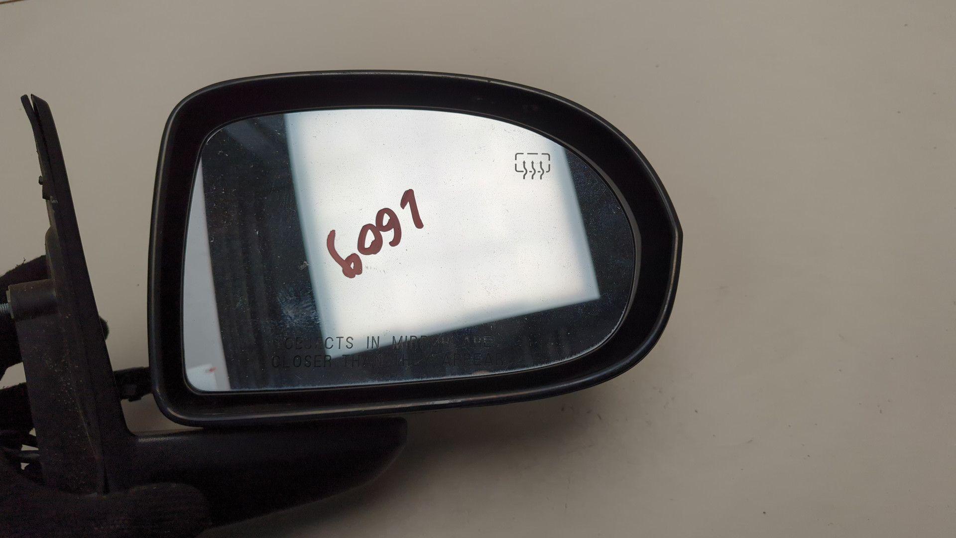 Зеркало правое электрическое