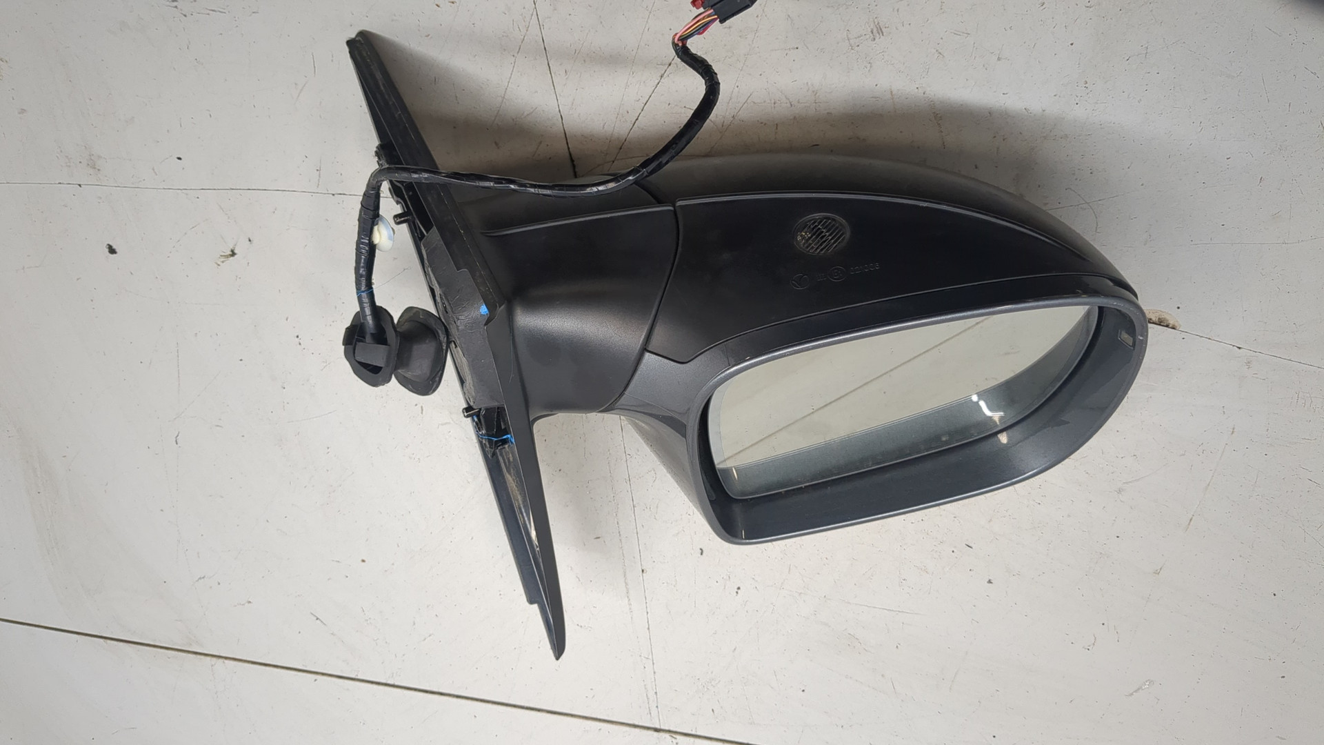 Зеркало левое электрическое