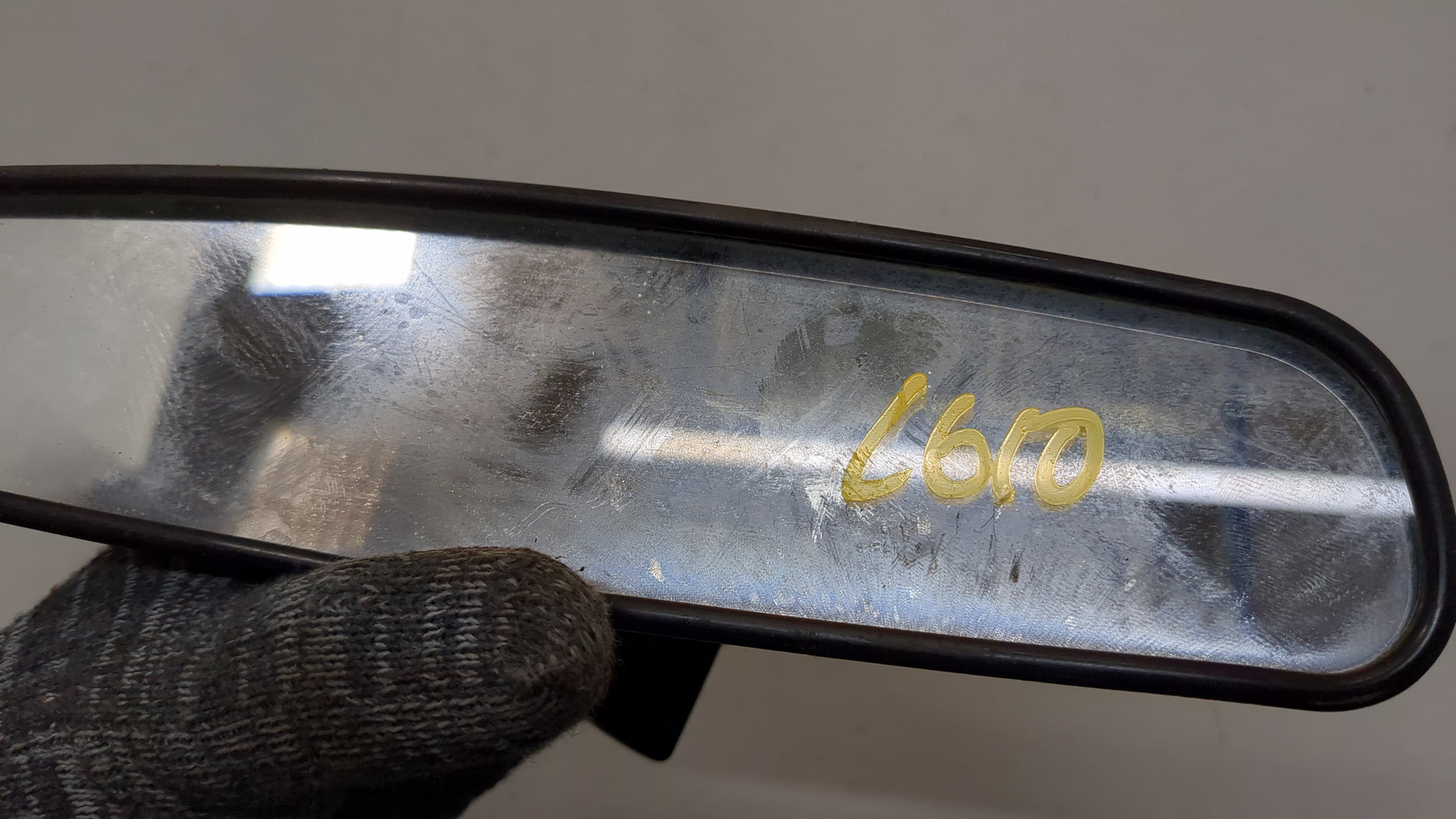 Зеркало заднего вида