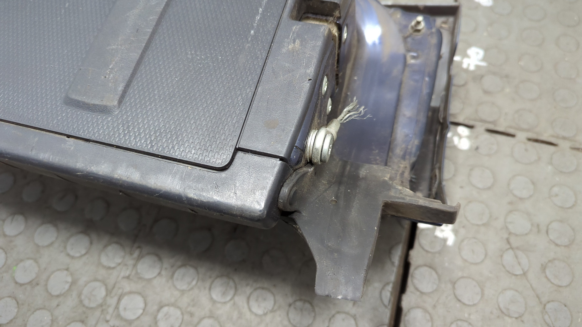 Дверь багажника нижняя (борт)