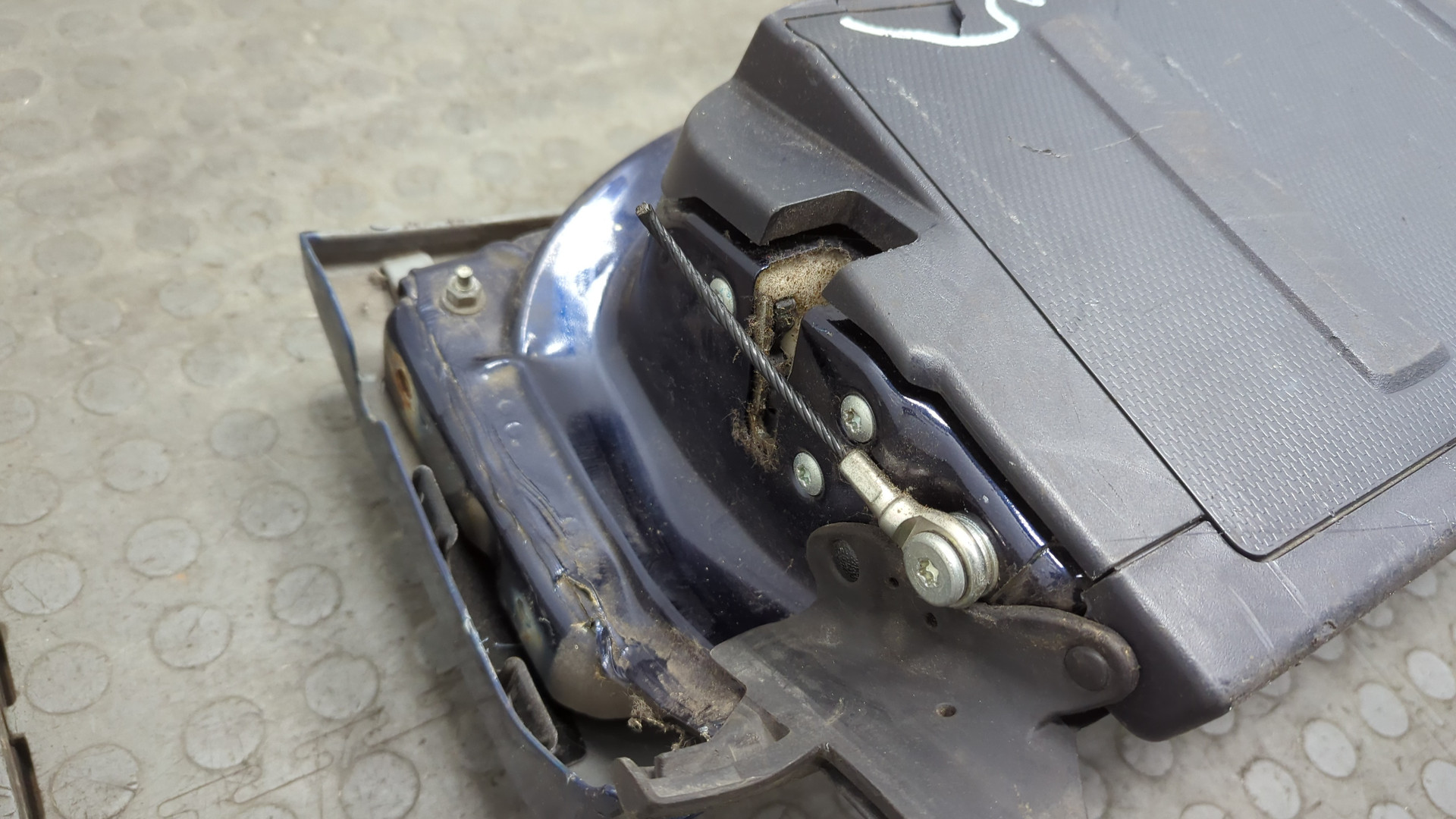 Дверь багажника нижняя (борт)