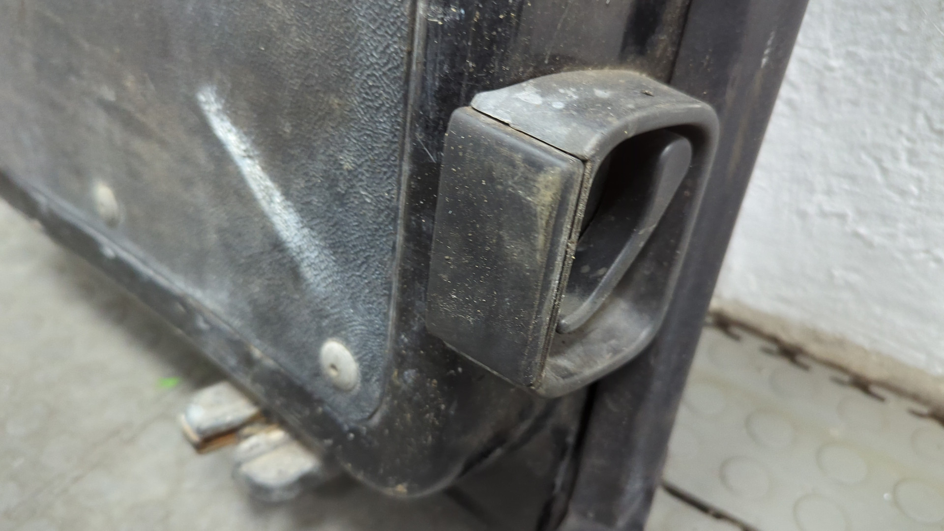 Дверь багажника правая