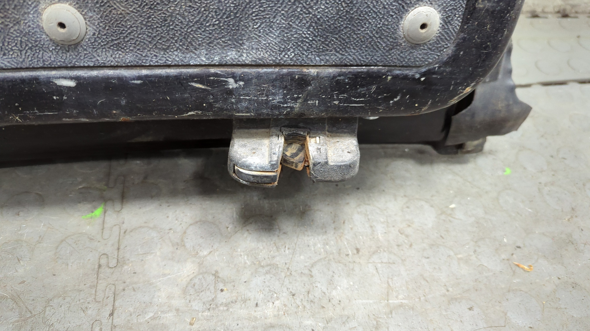 Дверь багажника правая