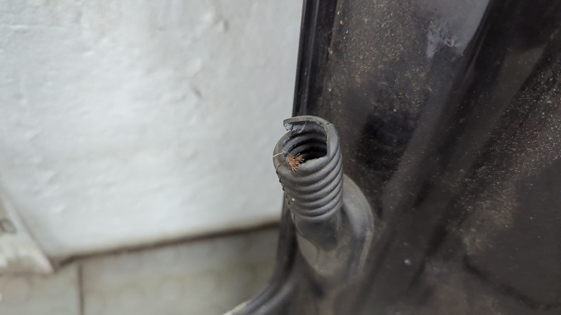 Дверь багажника правая