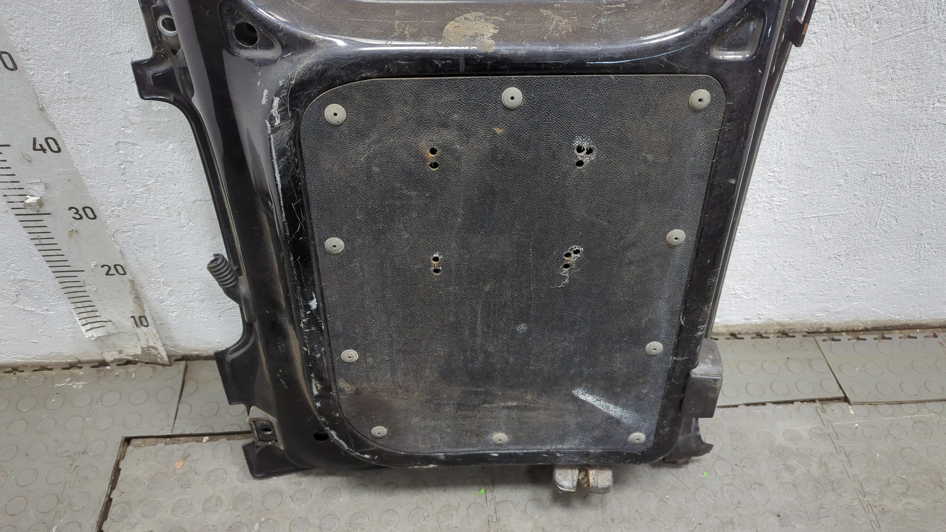 Дверь багажника правая