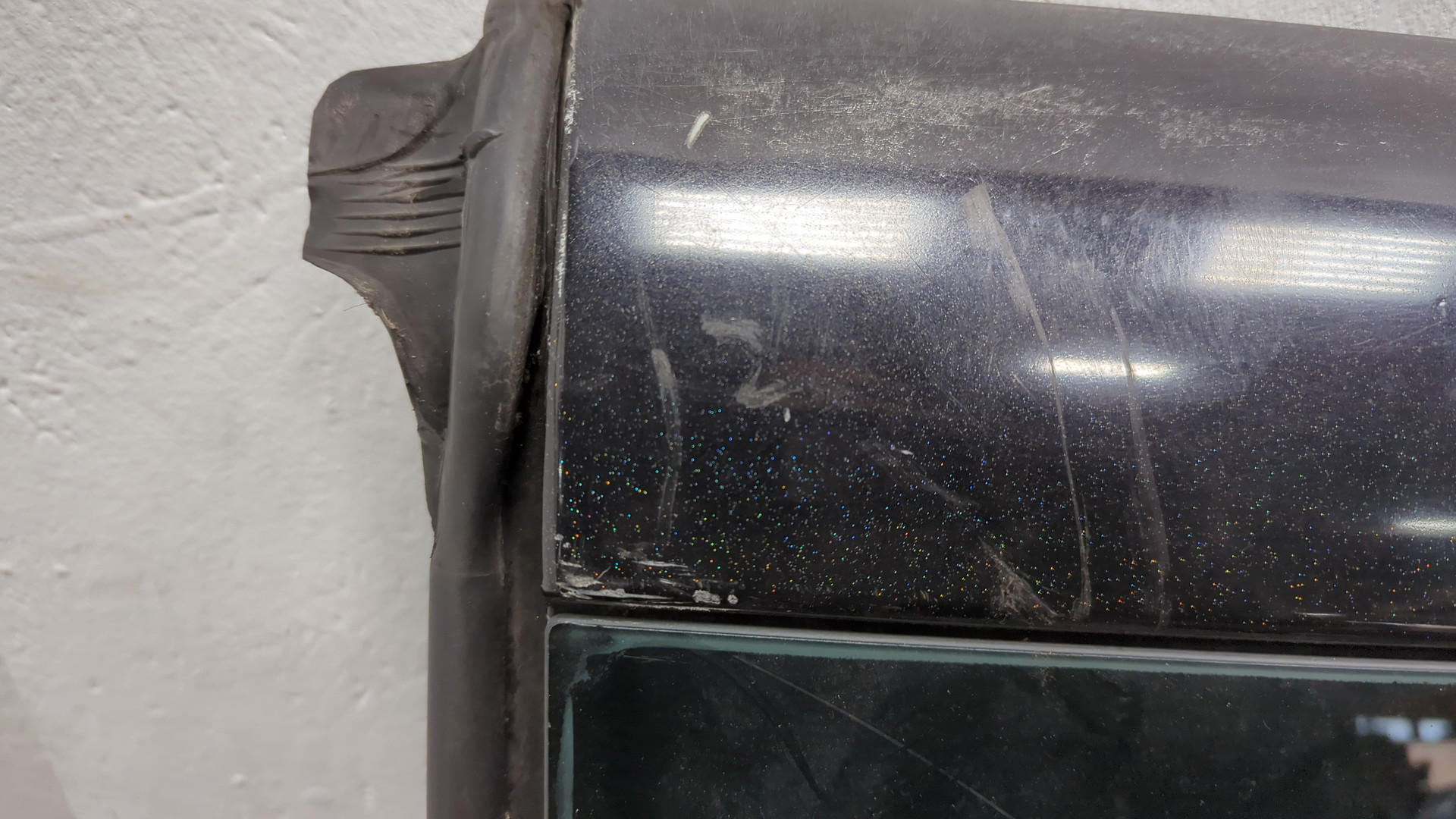 Дверь багажника правая