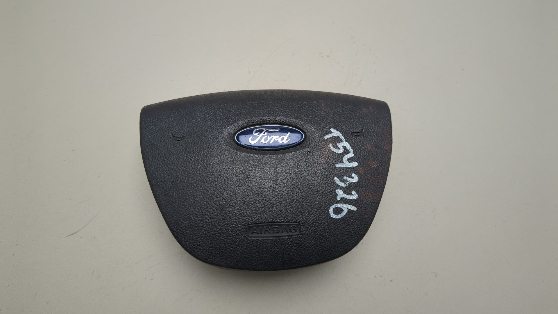 Подушка безопасности в рулевое колесо